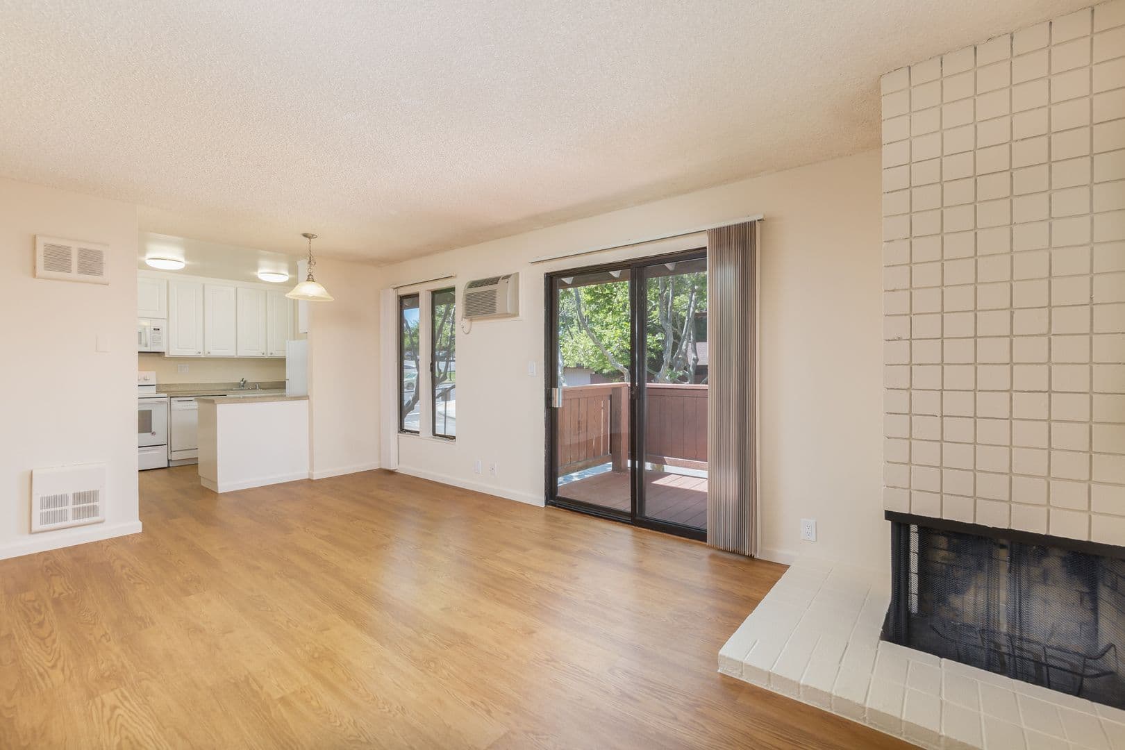 Pleasant Hill Apartment: 630 Tempe Ct