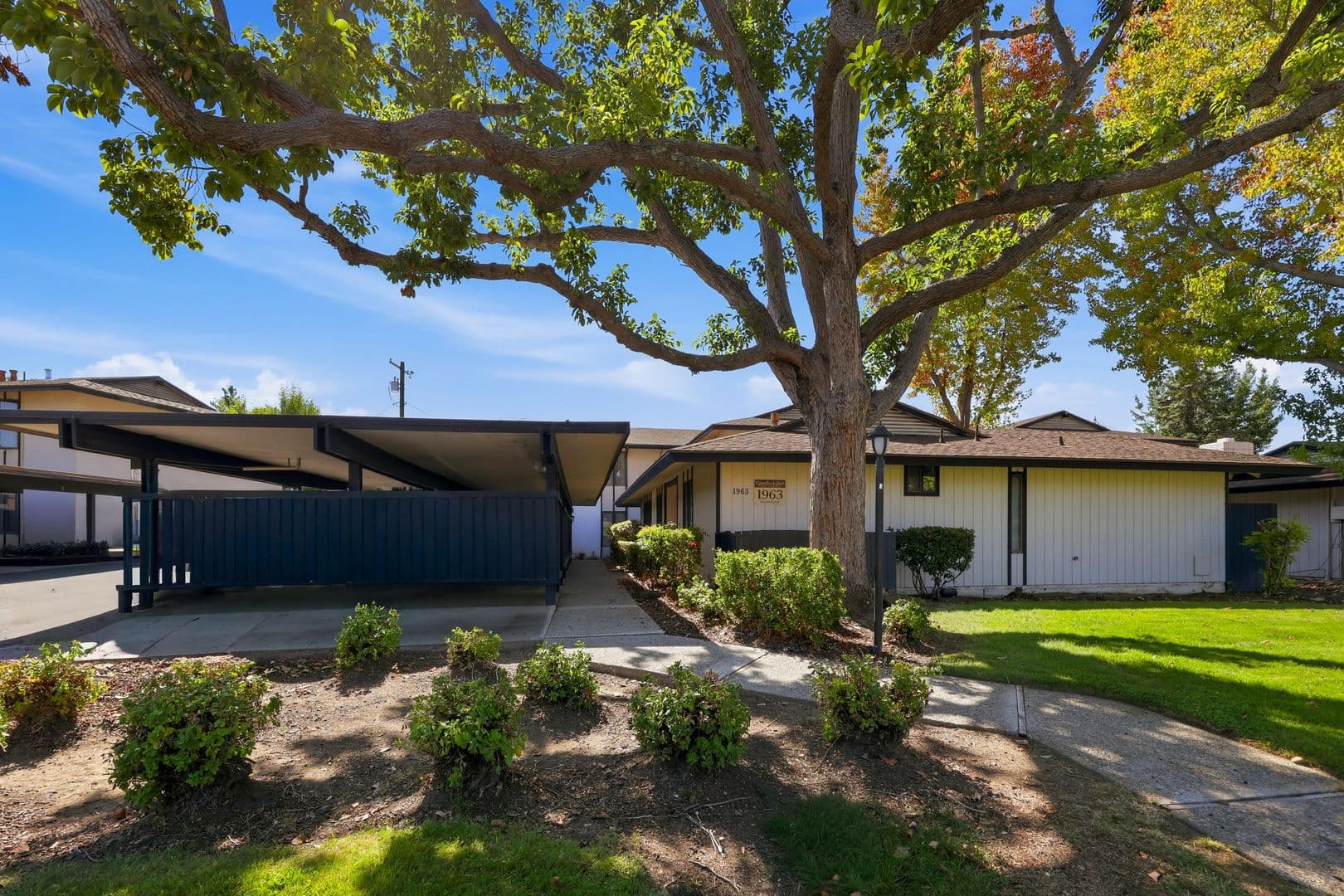 Walnut Creek Apartment: 1980 Desert Circle