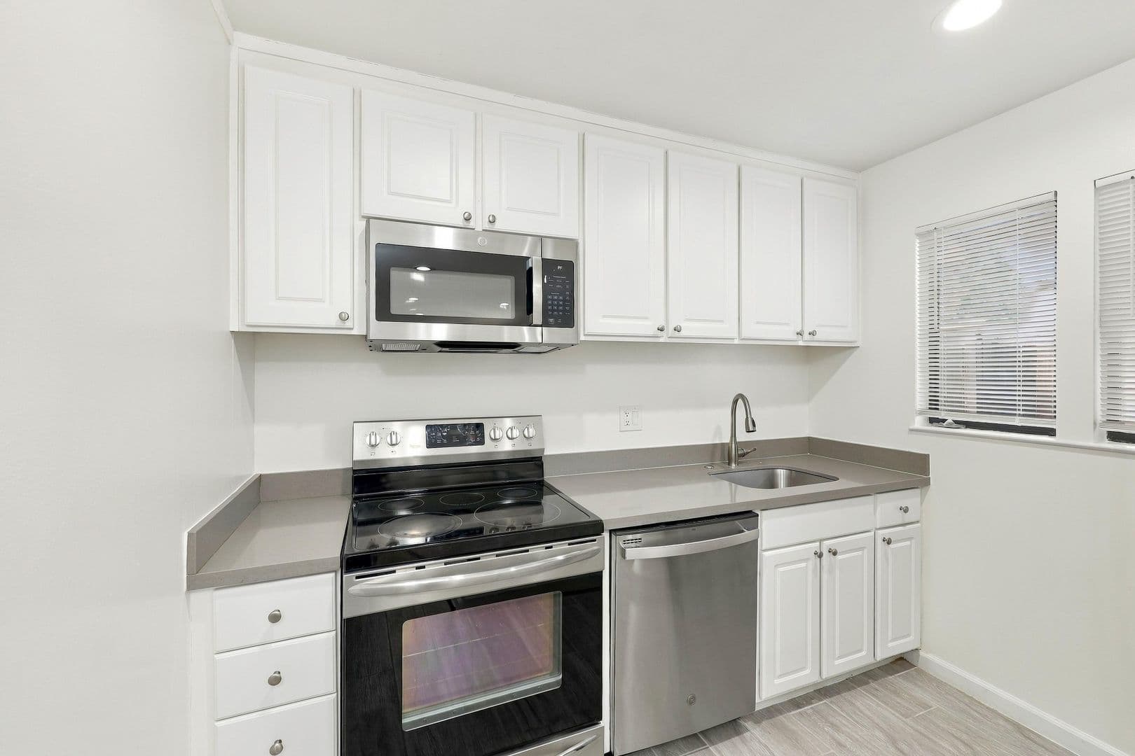 Walnut Creek Apartment: 1980 Desert Circle