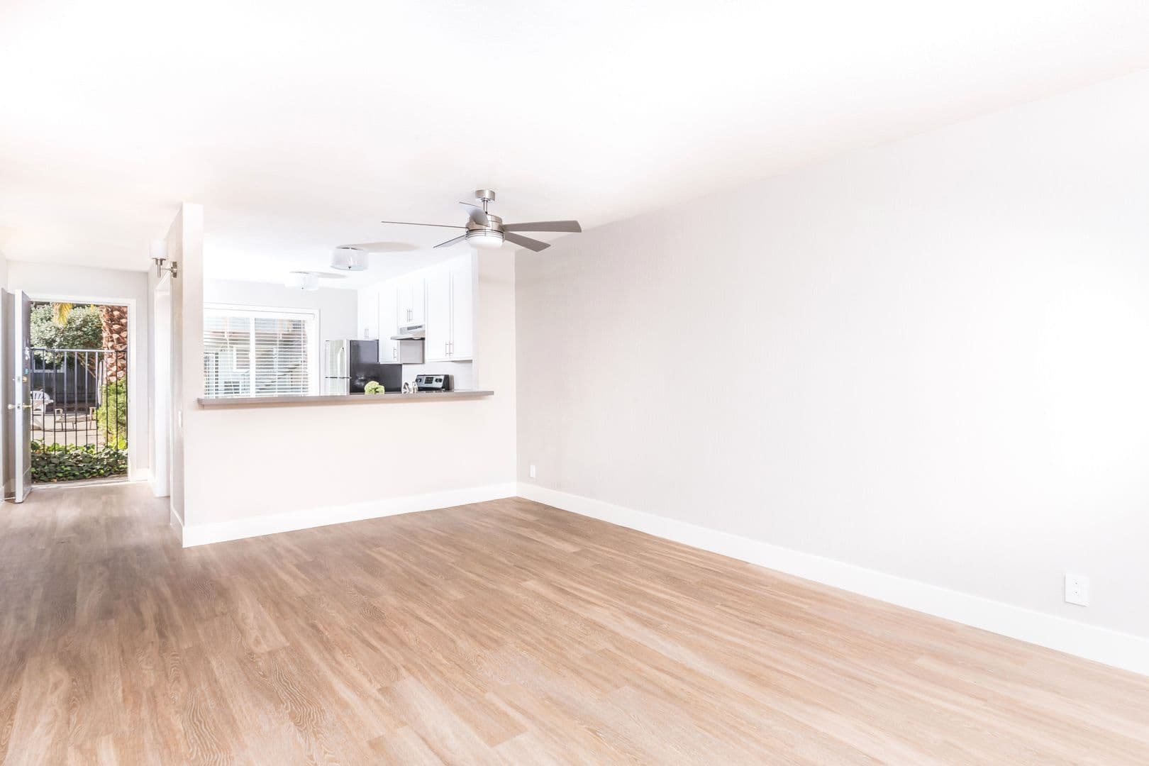 Pleasant Hill Apartment: 85 Santa Barbara Road