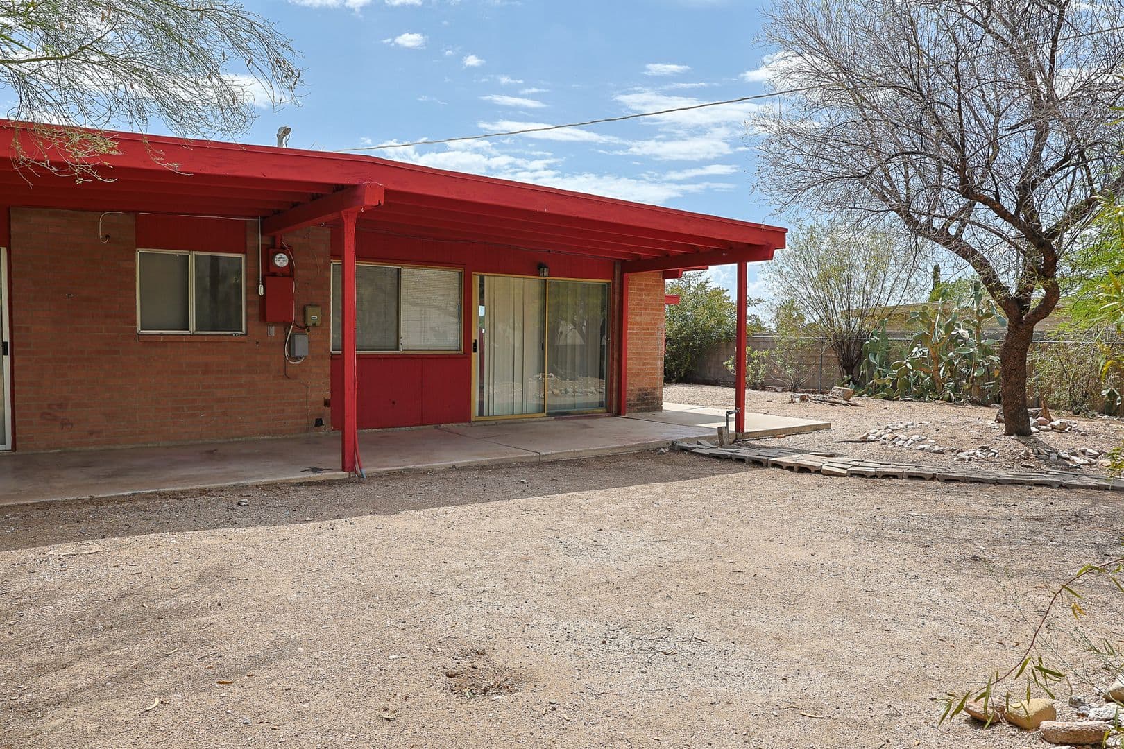 Tucson House: 618 N Medford Dr.