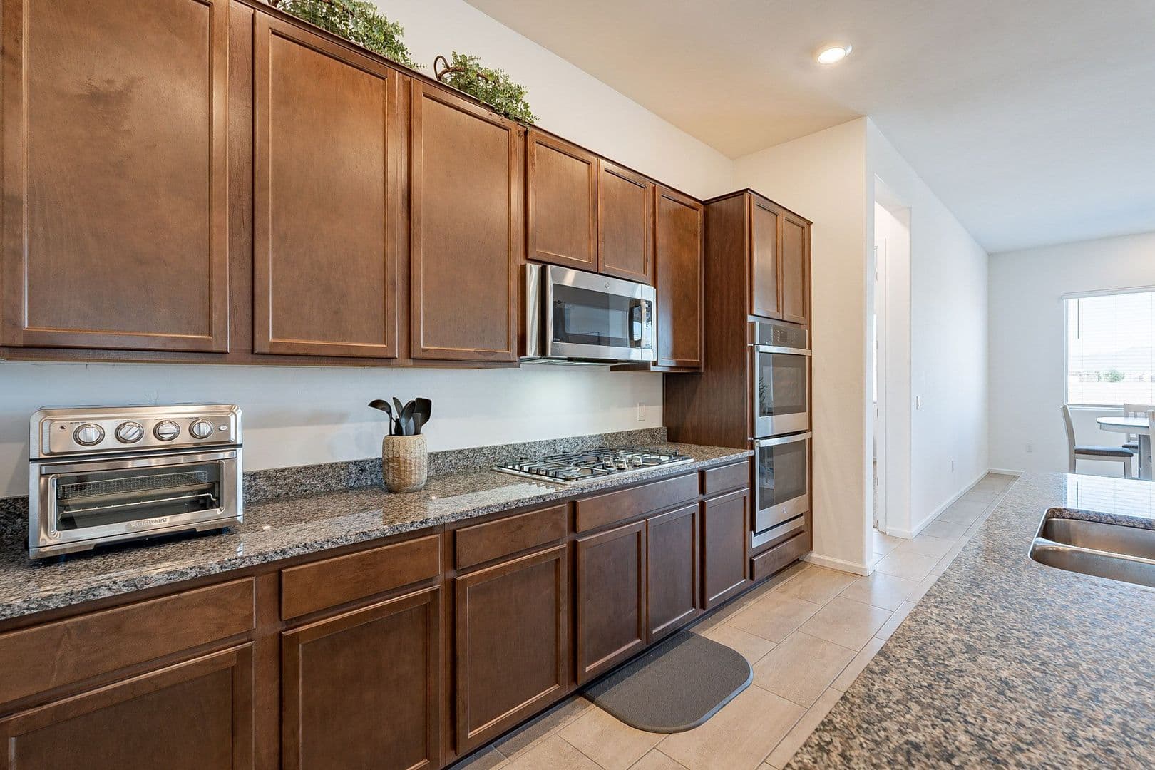 Marana House: 12442 N Appling Ave