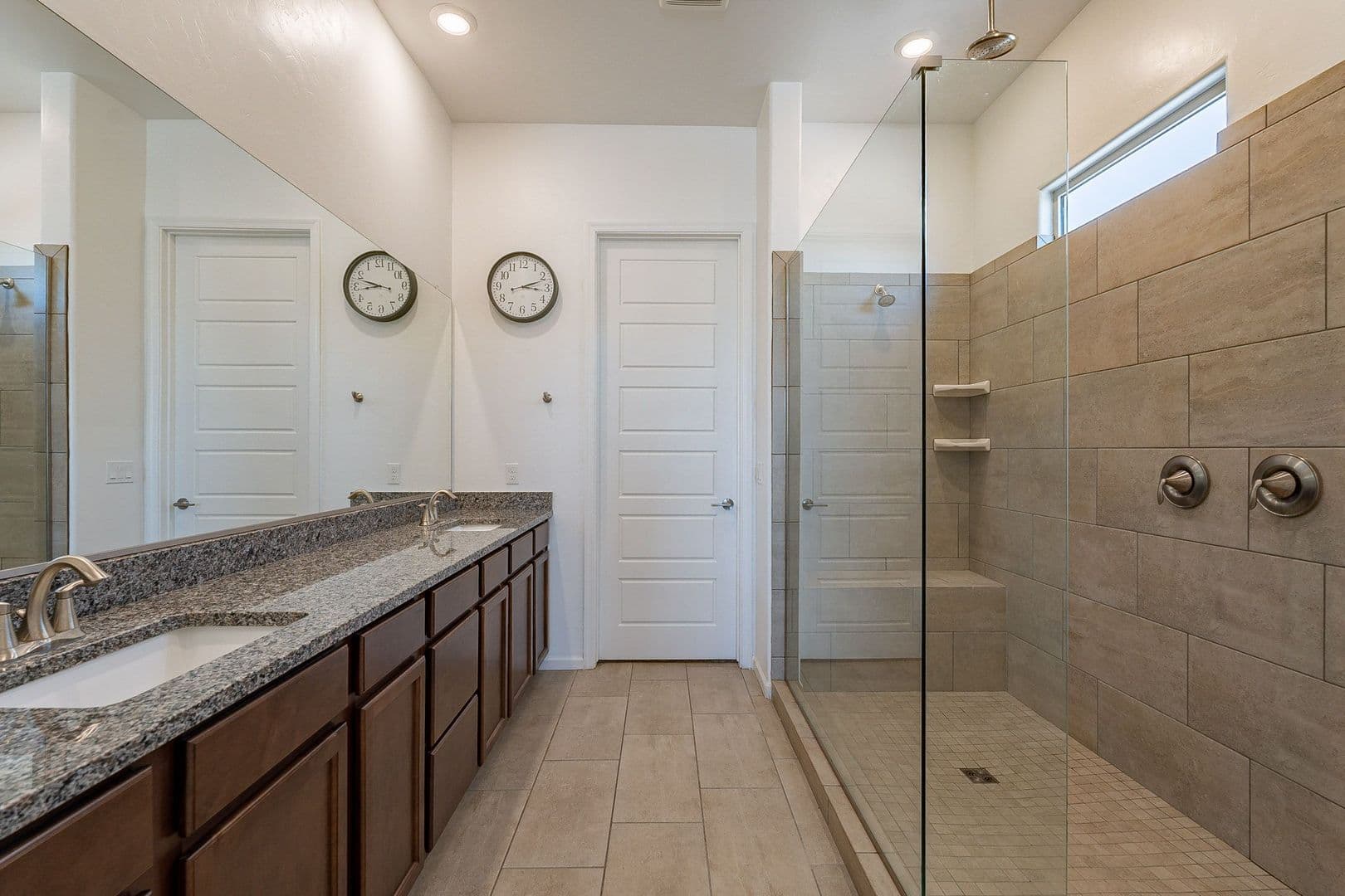 Marana House: 12442 N Appling Ave