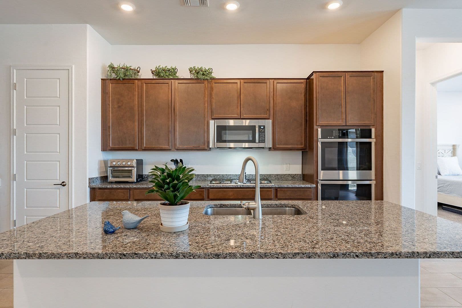 Marana House: 12442 N Appling Ave