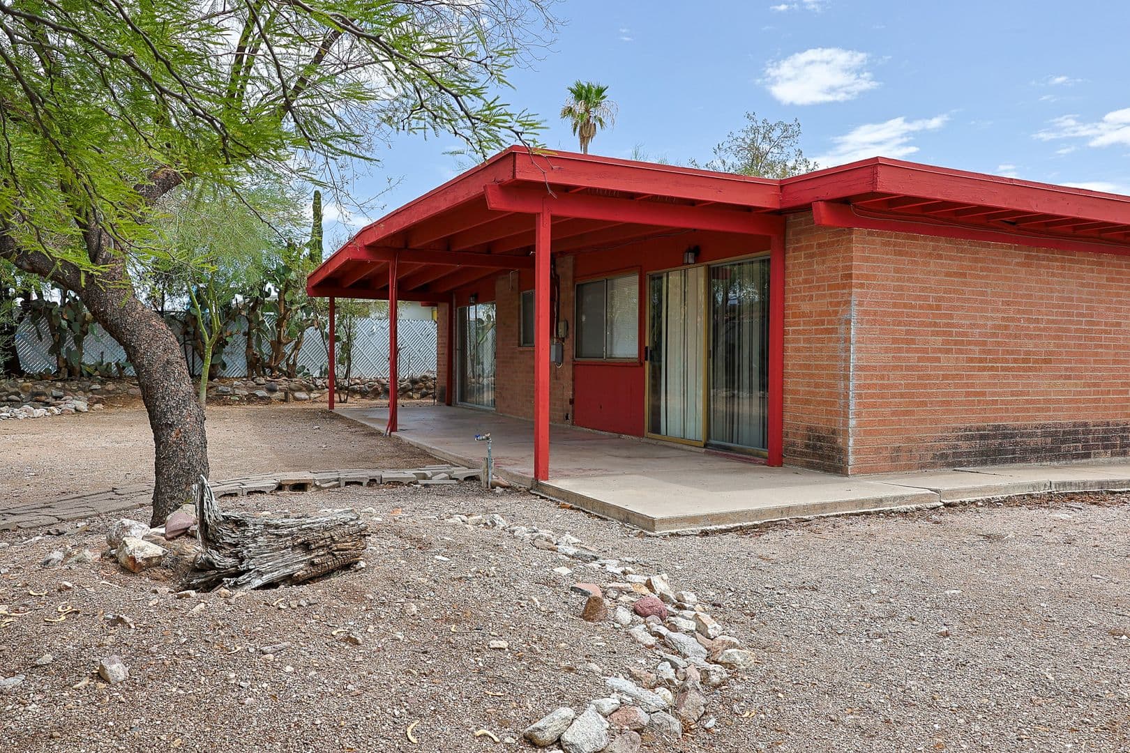 Tucson House: 618 N Medford Dr.