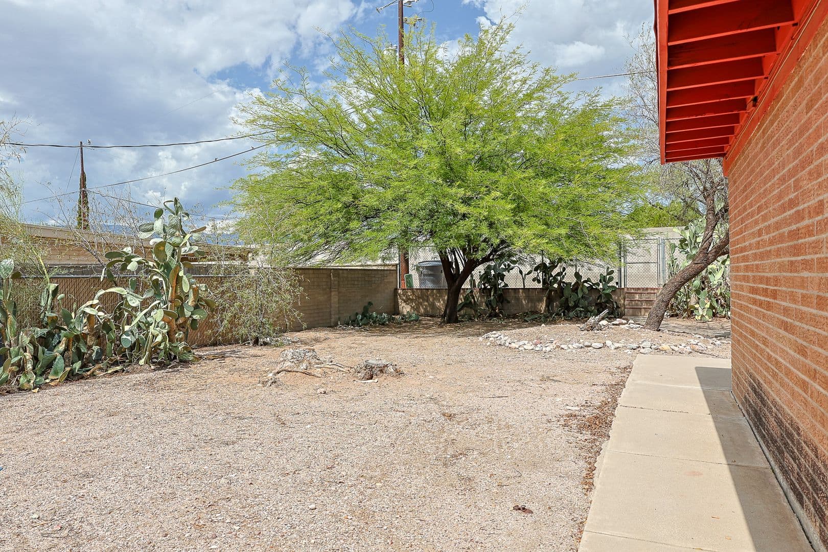 Tucson House: 618 N Medford Dr.