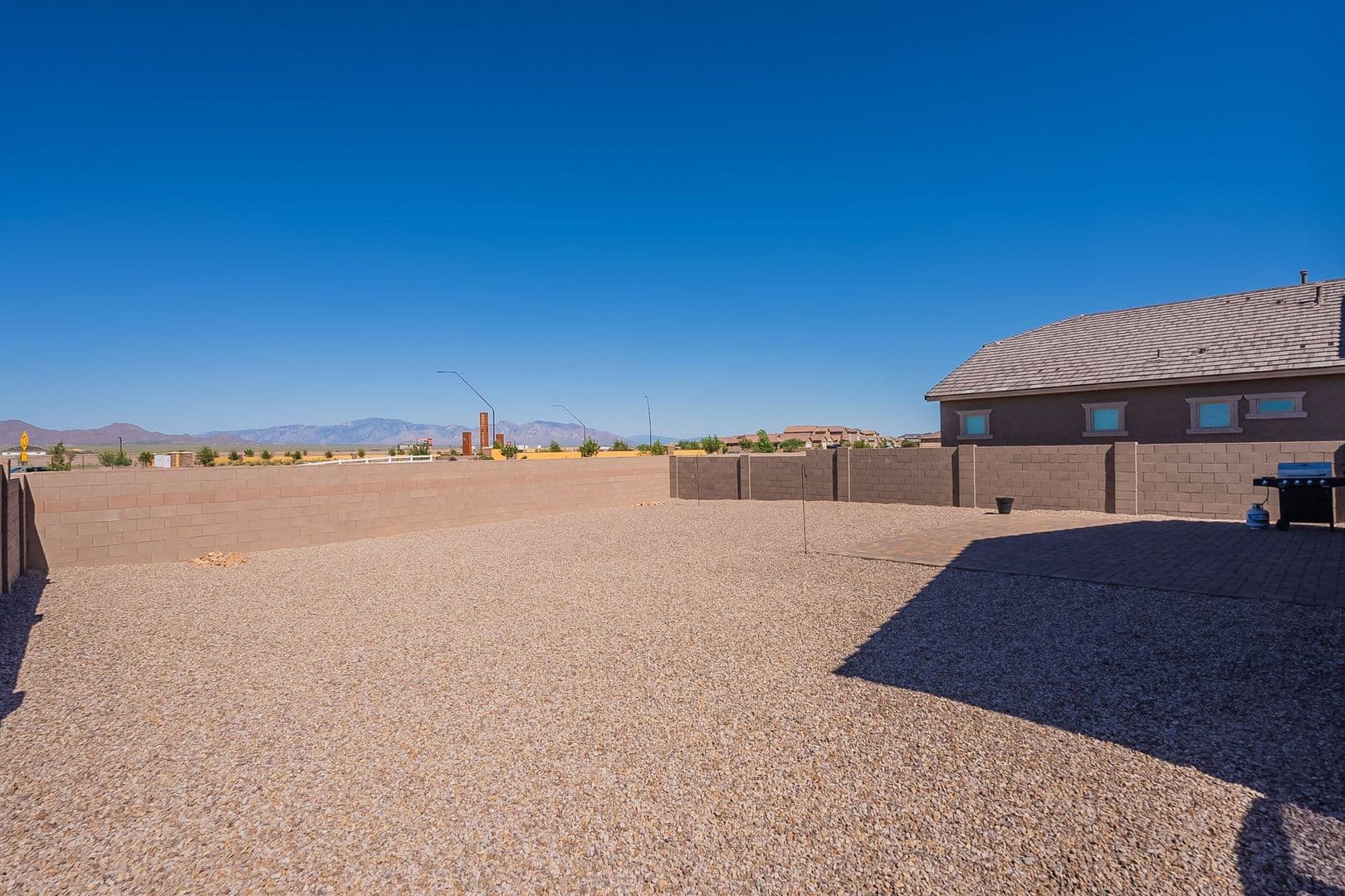 Marana House: 12442 N Appling Ave