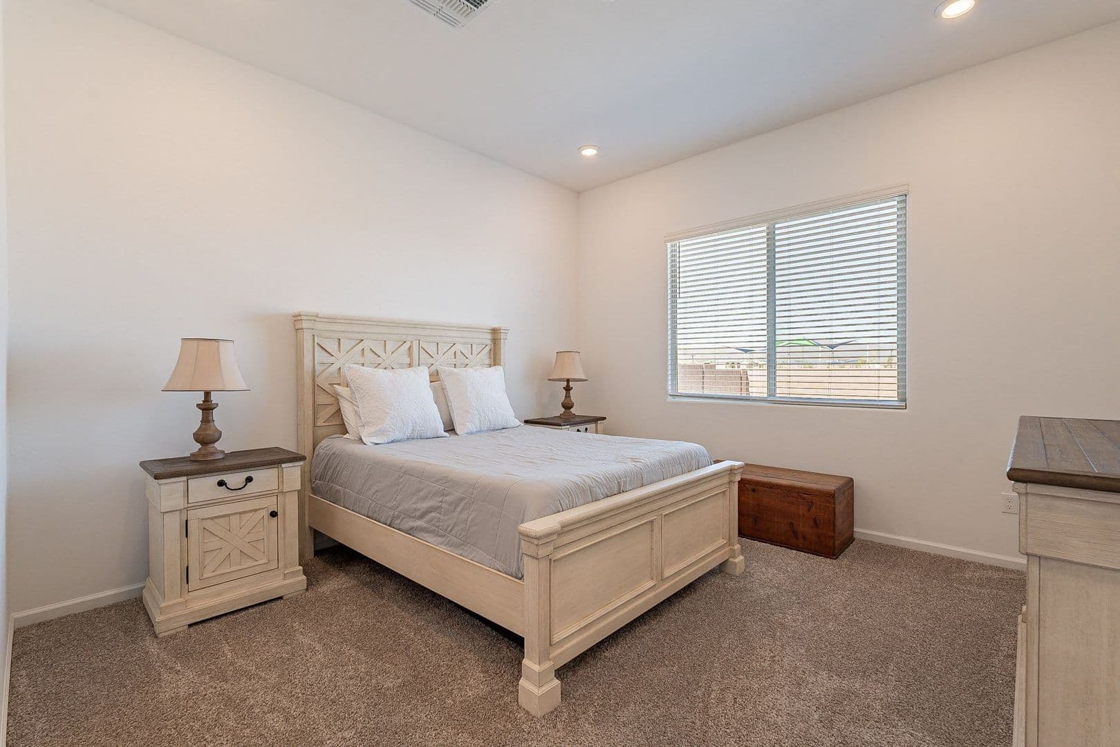 Marana House: 12442 N Appling Ave