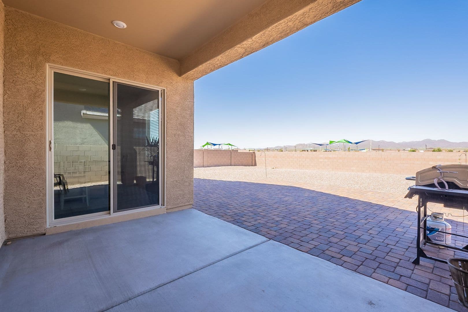 Marana House: 12442 N Appling Ave