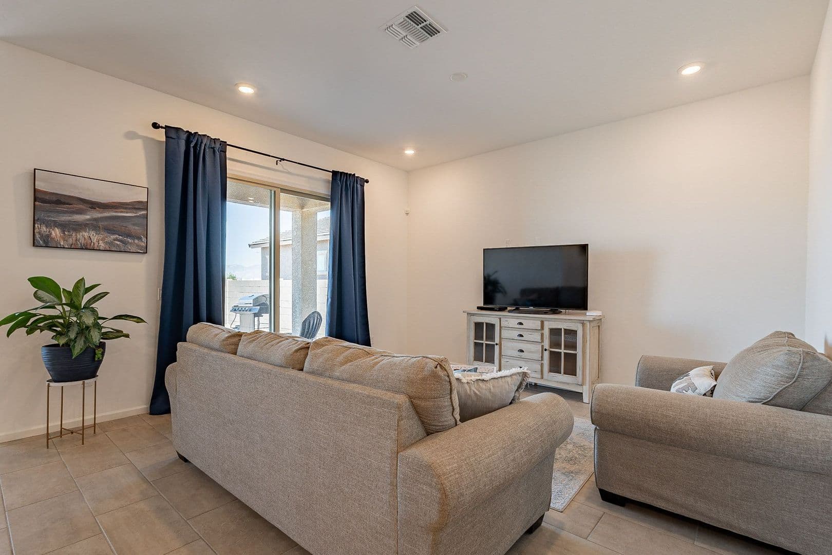 Marana House: 12442 N Appling Ave