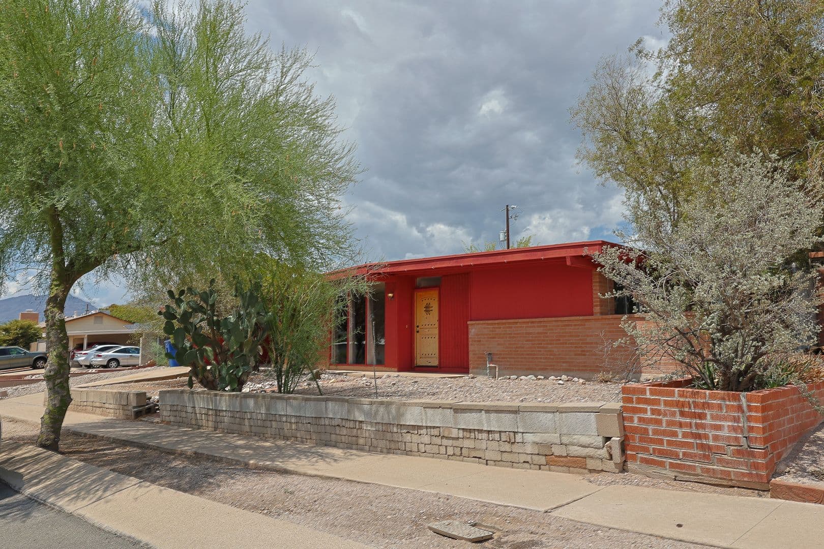 Tucson House: 618 N Medford Dr.