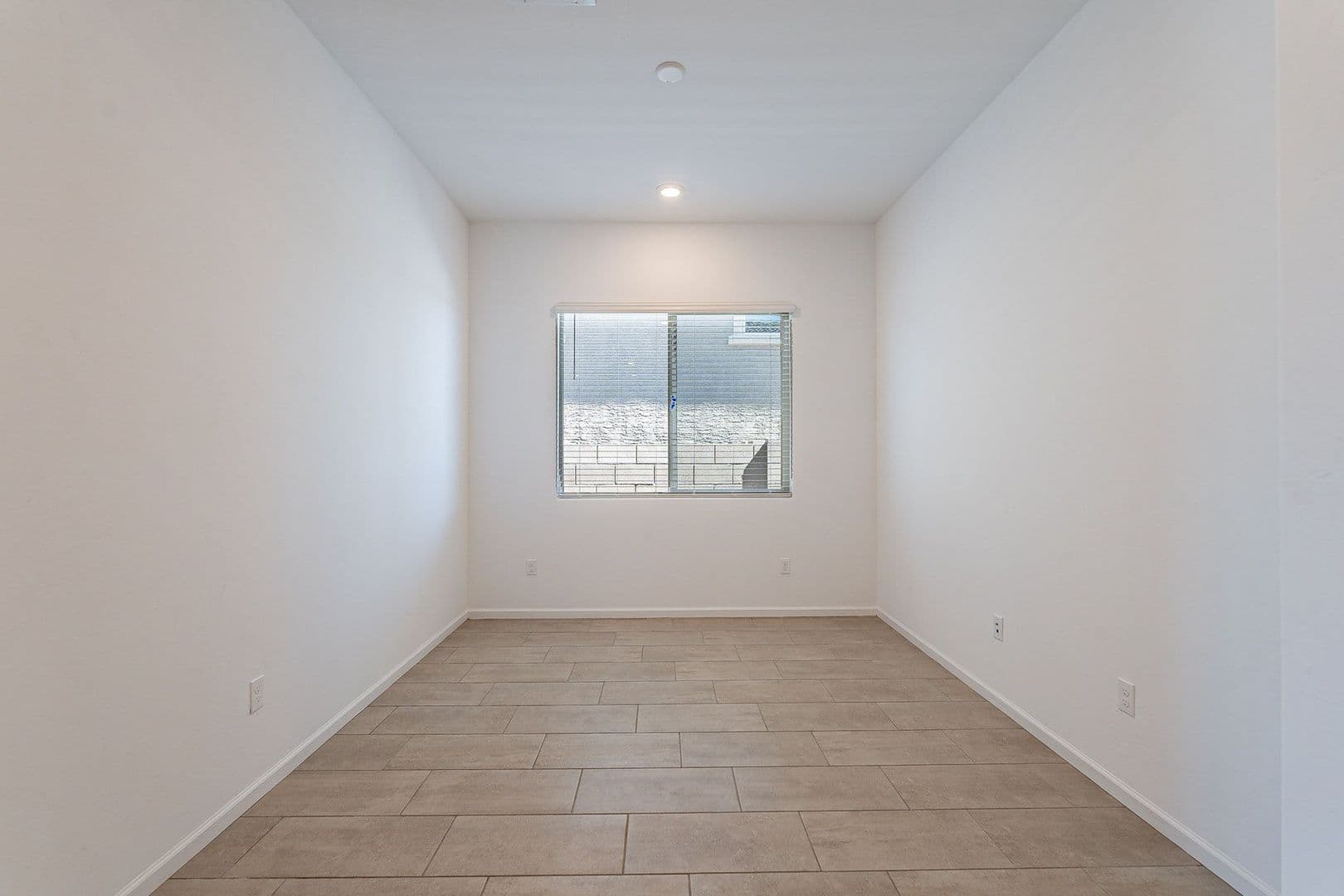 Marana House: 12442 N Appling Ave
