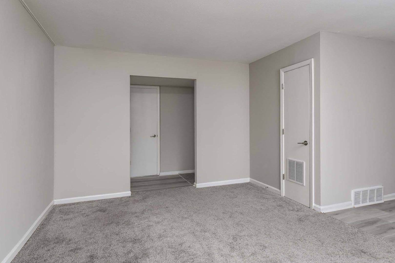 Indianapolis Apartment: 5810 Sebring Drive