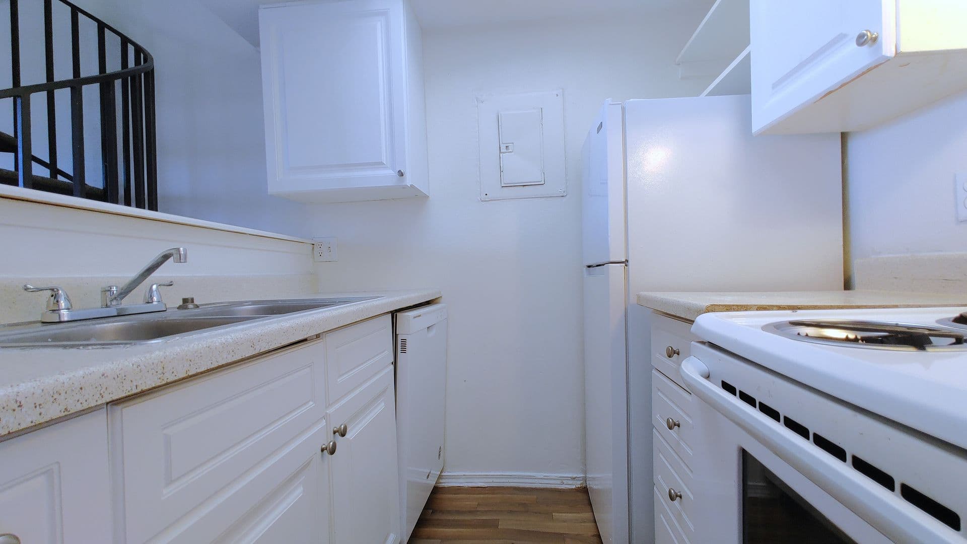 Albuquerque Apartment: 13500 Skyline RD NE