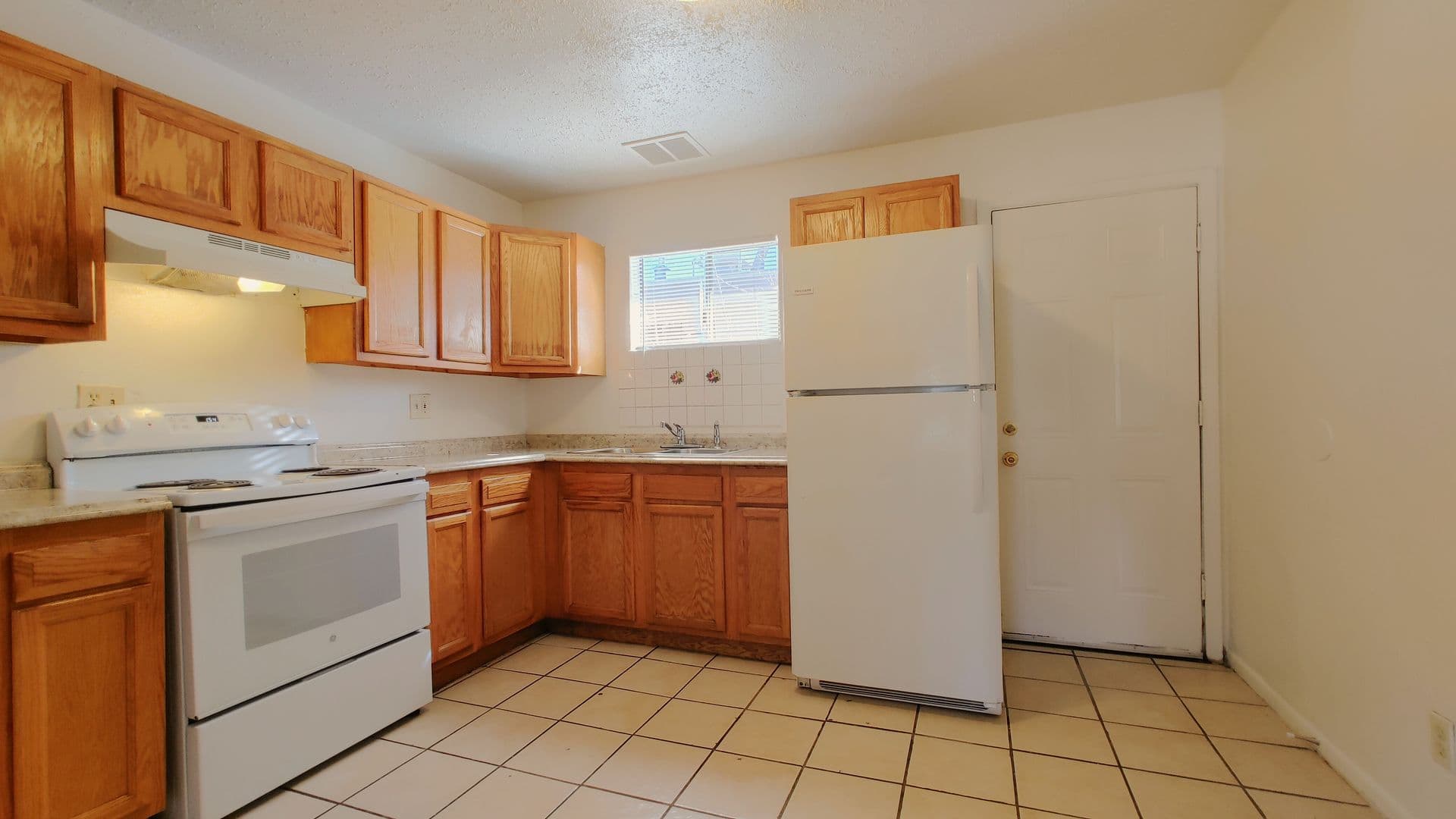 Albuquerque Apartment: 425 Tennessee St NE