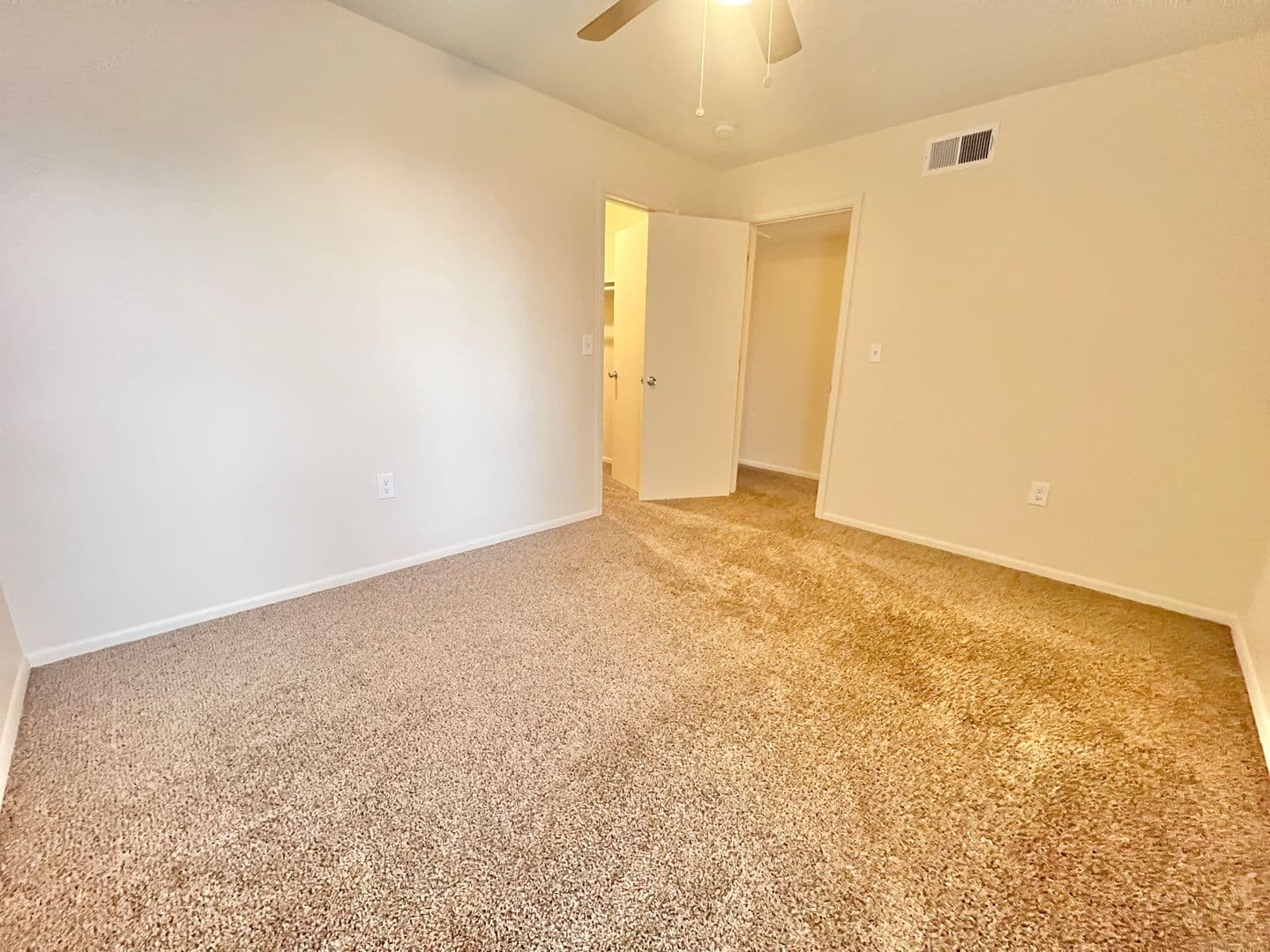 Albuquerque Apartment: 4601 Carlisle Blvd NE