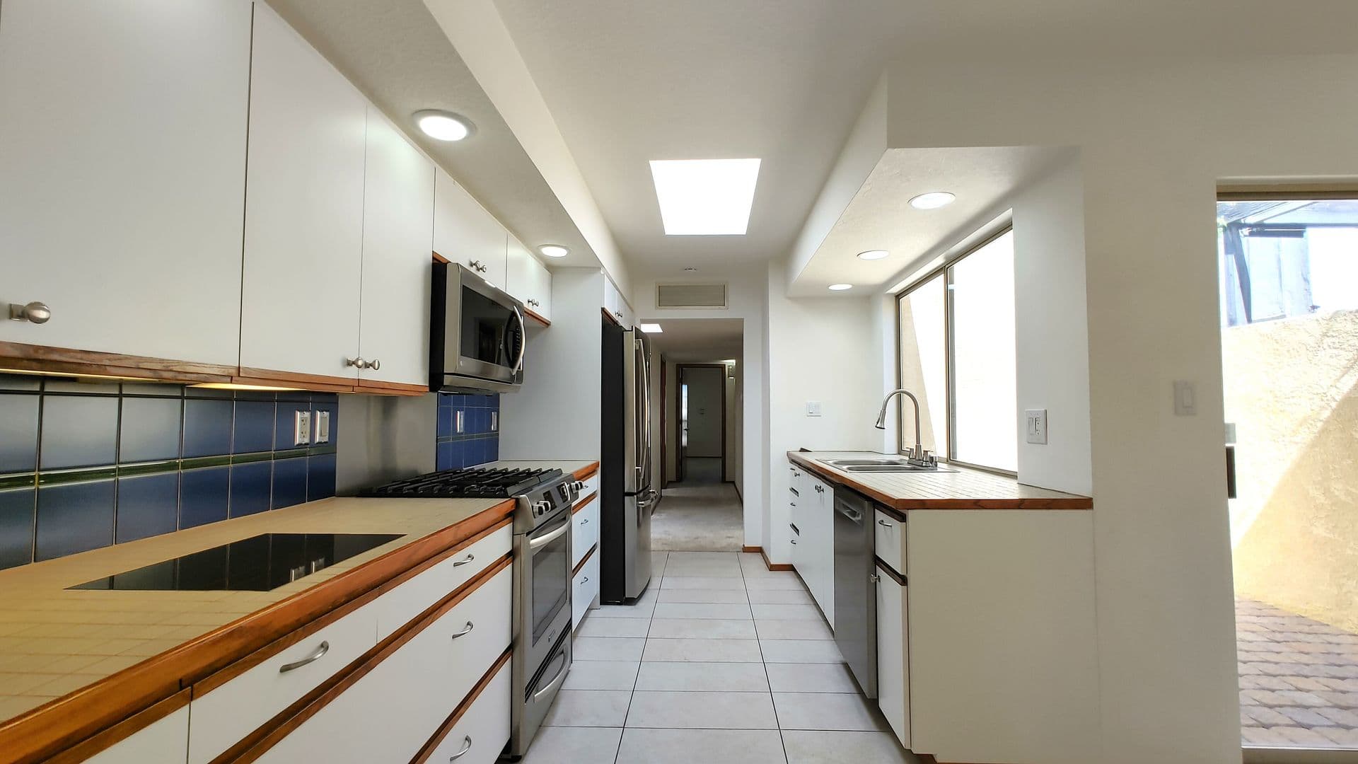 Albuquerque House: 7916 Woodwind Dr NE