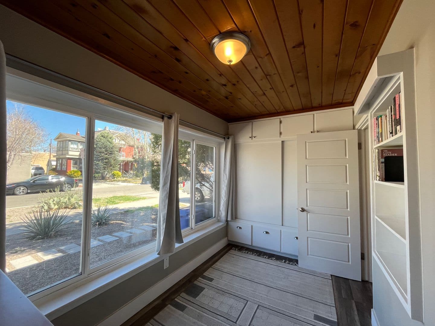 Albuquerque House: 710 Roma Ave NW