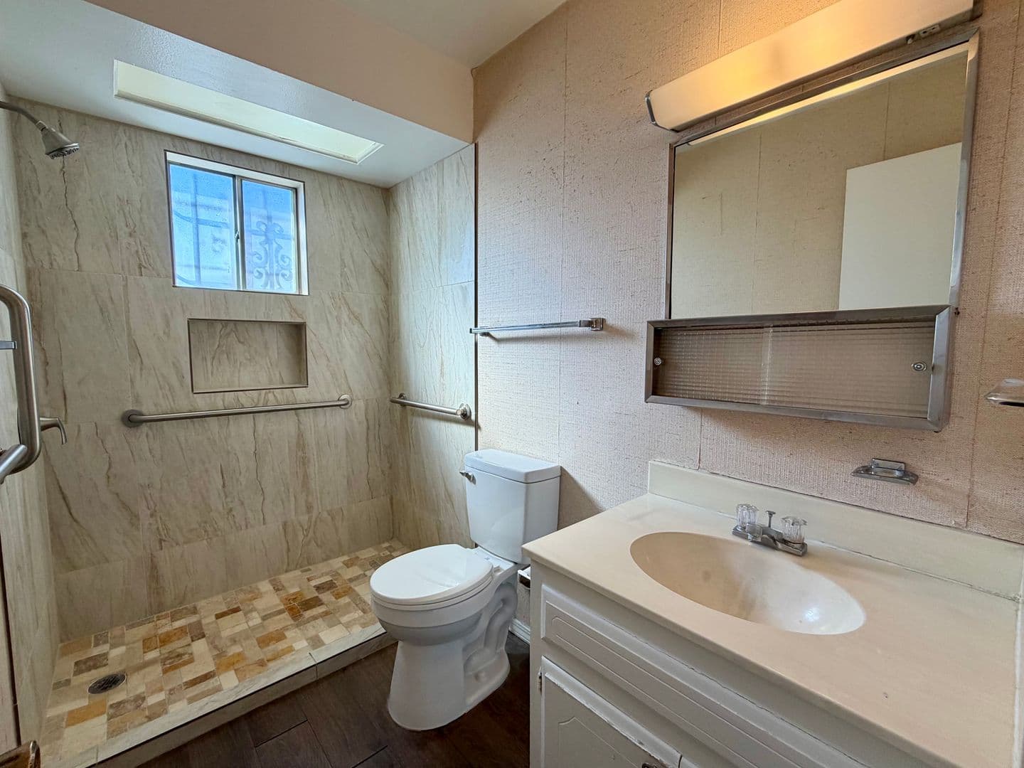 Albuquerque House: 3801 Shenandoah Pl NE