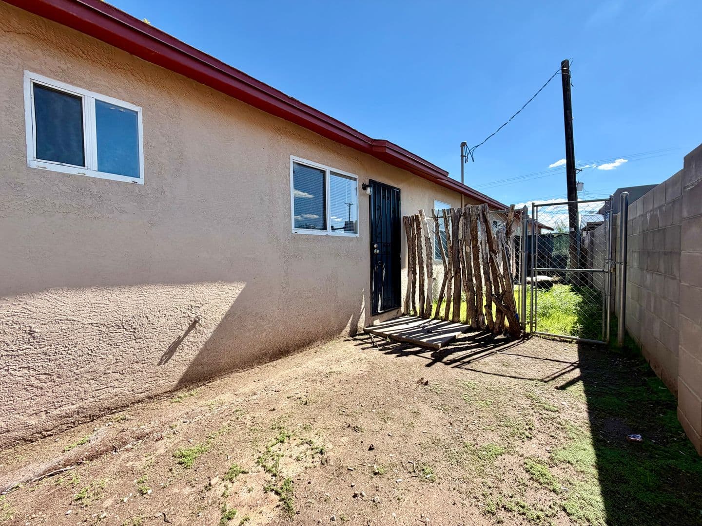 Albuquerque Apartment: 513 Candelaria RD NW