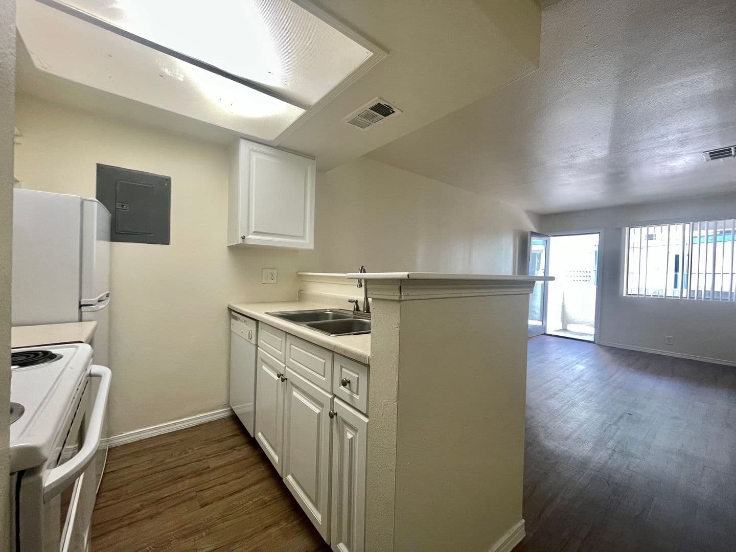 Albuquerque Apartment: 13500 Skyline RD NE