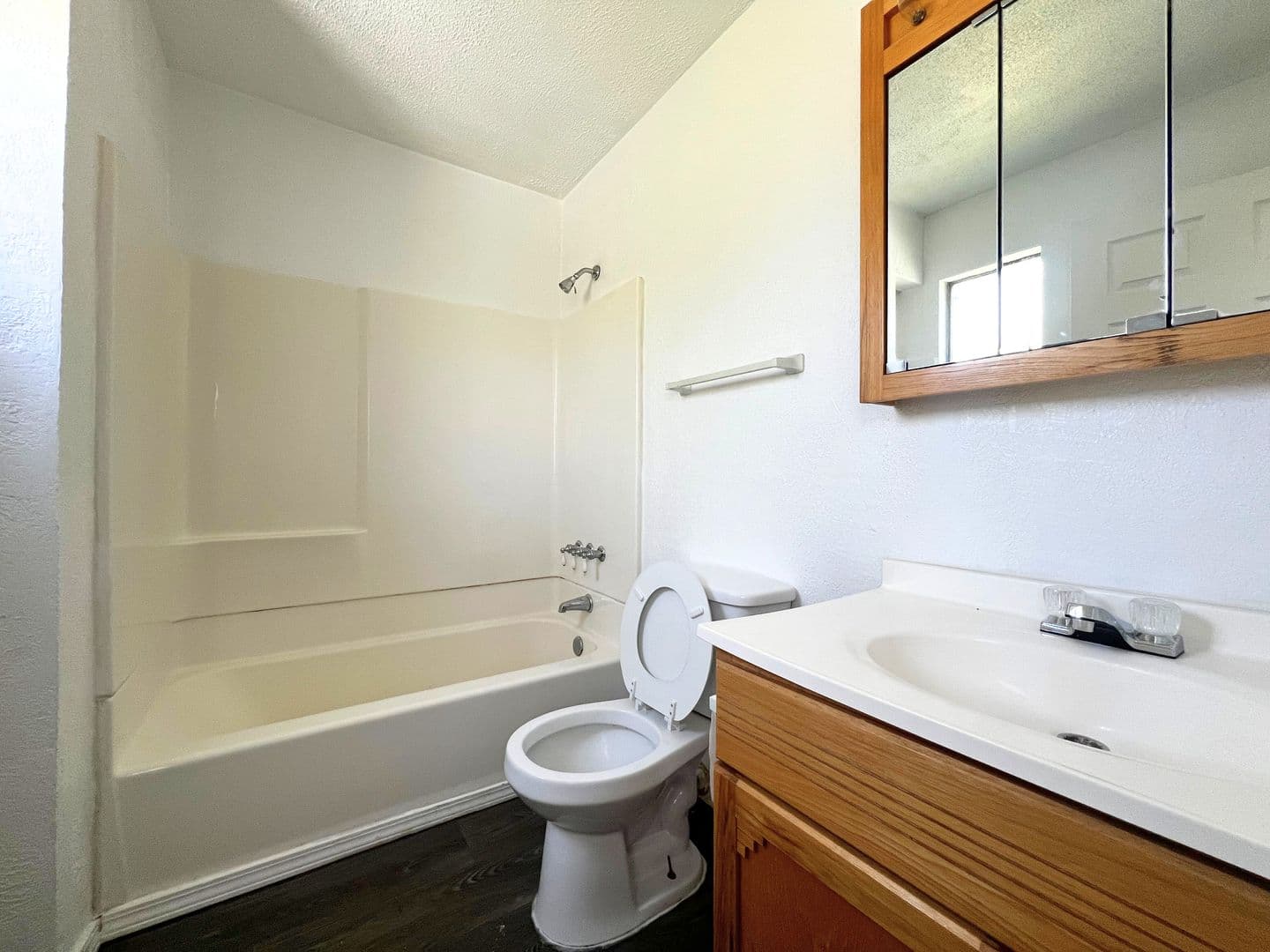 Albuquerque Apartment: 1111 Amherst Dr SE