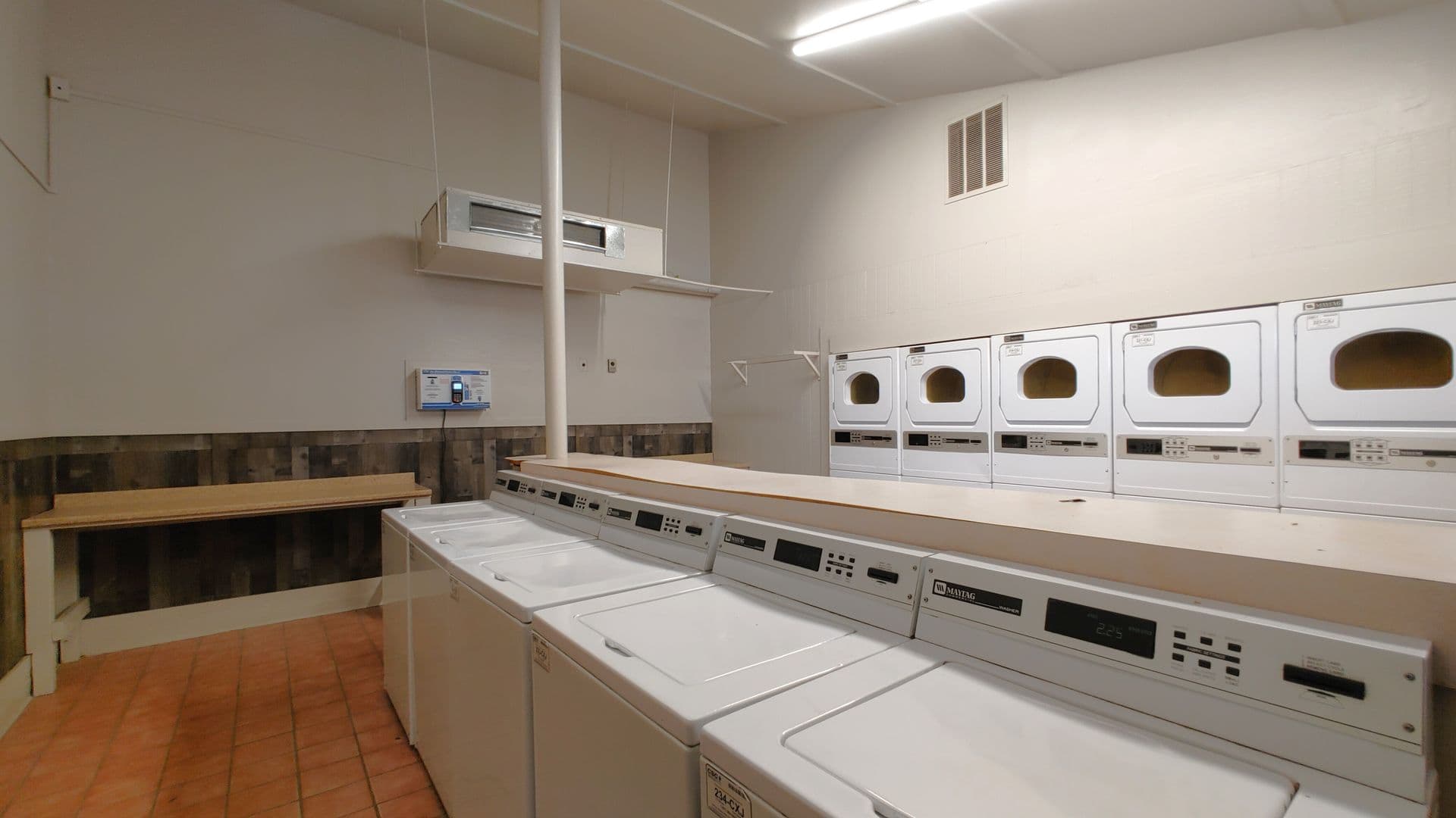 Albuquerque Apartment: 4601 Carlisle Blvd NE