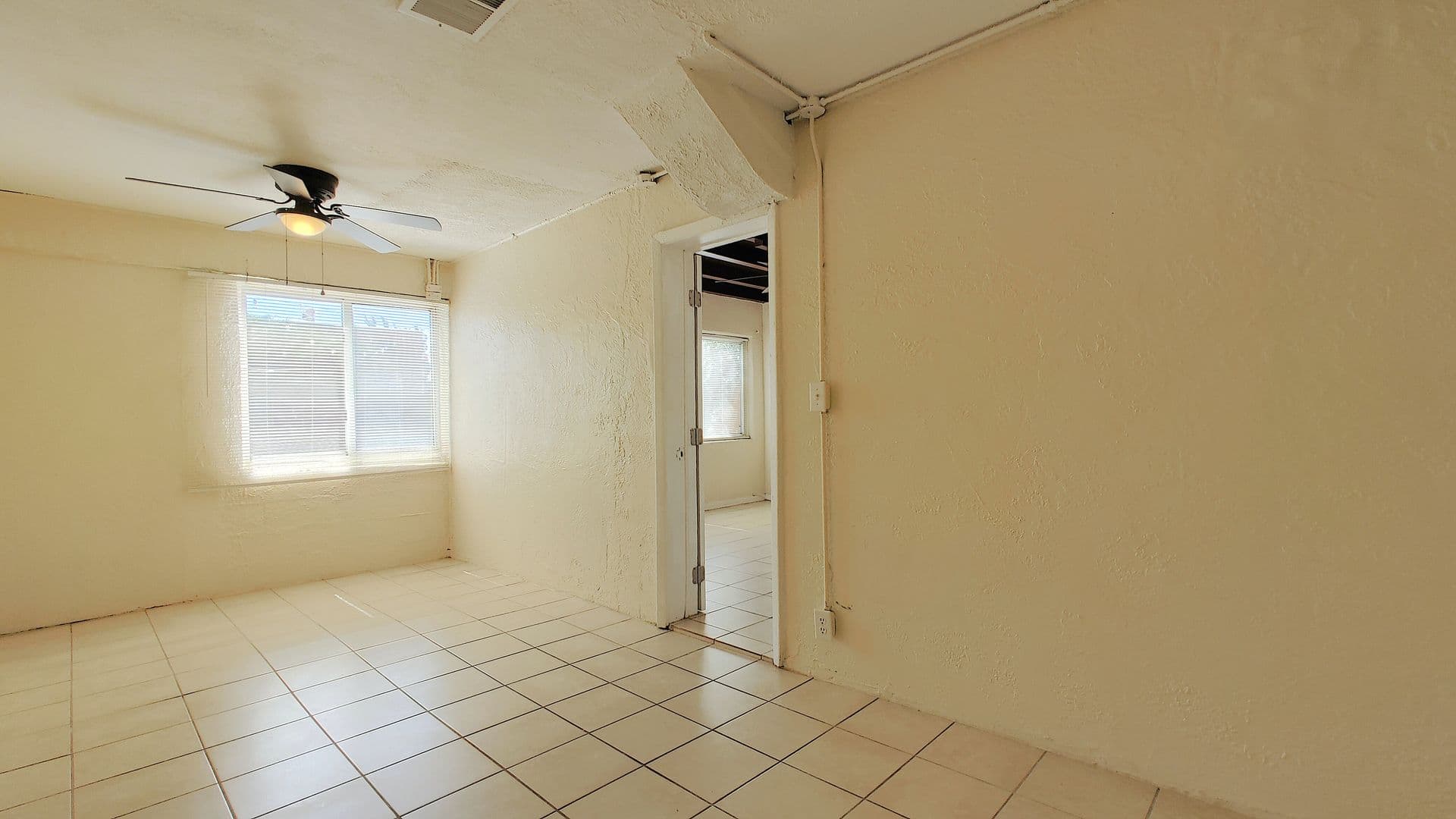 Albuquerque Apartment: 4223 Central Ave NE