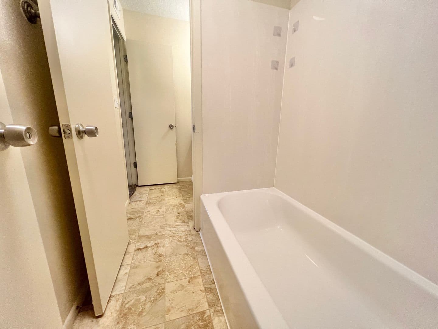 Albuquerque Apartment: 4601 Carlisle Blvd NE