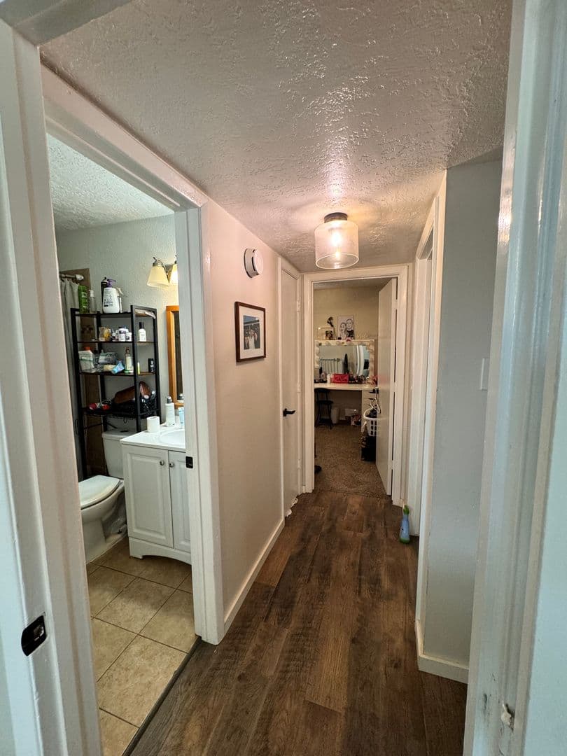 Albuquerque House: 641 Camino Floretta NW
