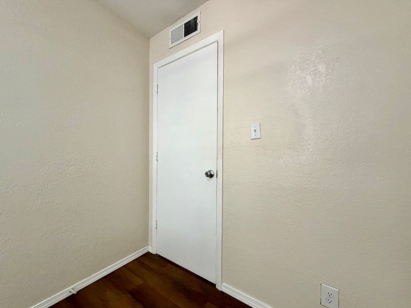 Albuquerque Apartment: 513 Candelaria RD NW