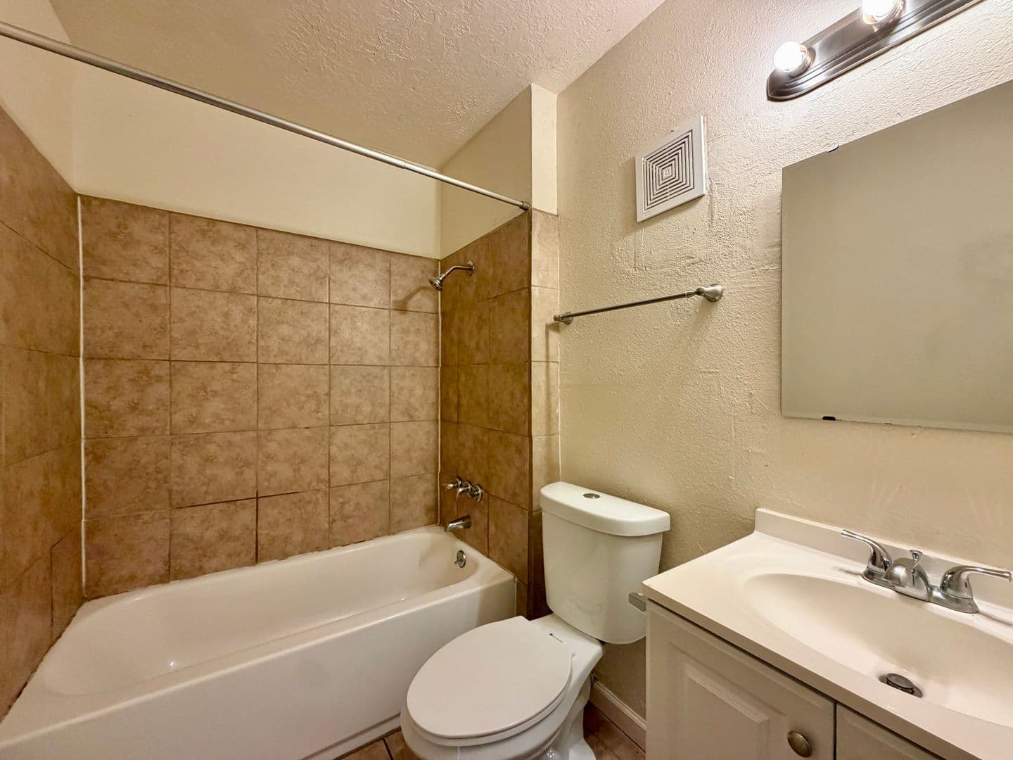 Albuquerque Apartment: 4207 Mesa Grande PL SE