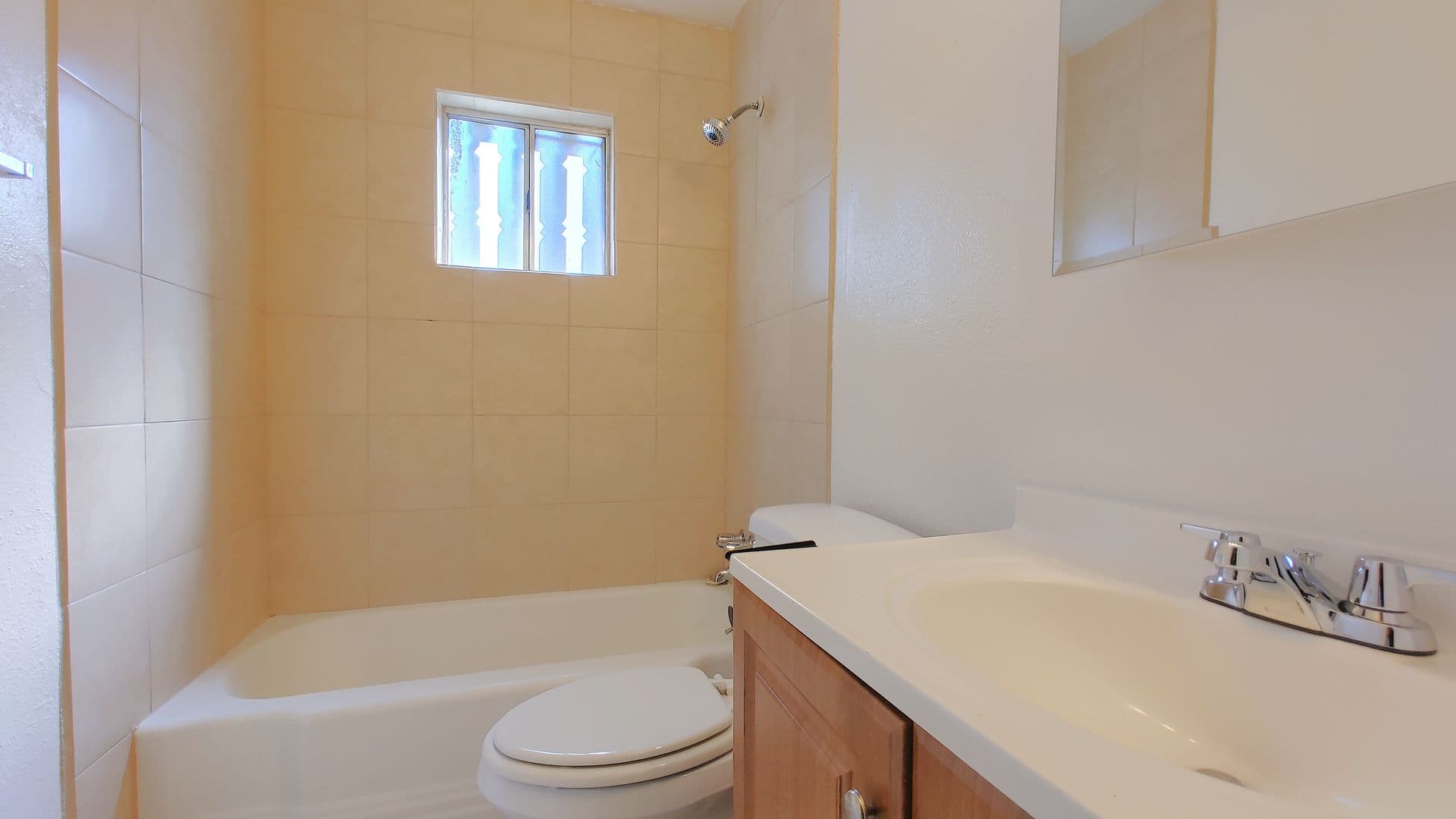 Albuquerque Apartment: 425 Tennessee St NE