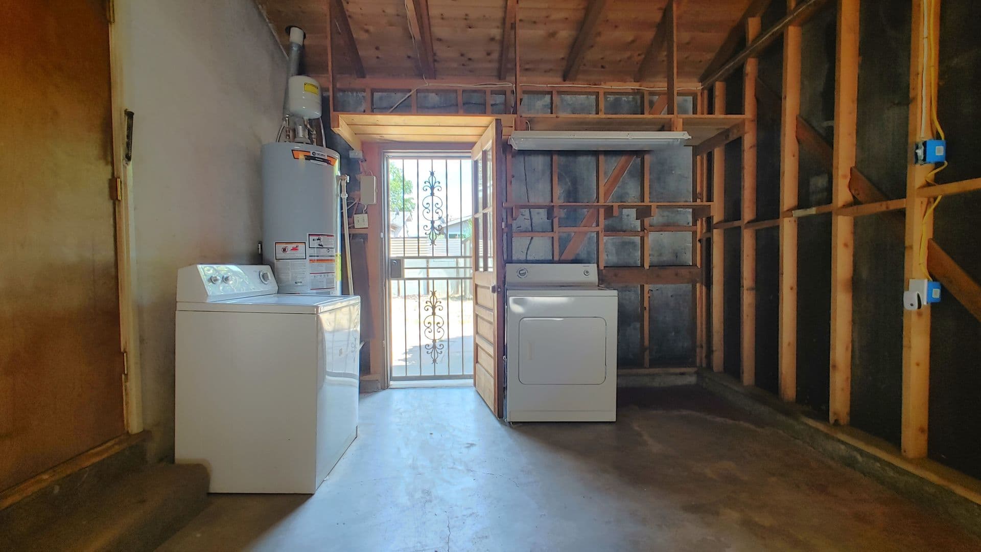 Albuquerque House: 2834 La Veta Dr NE