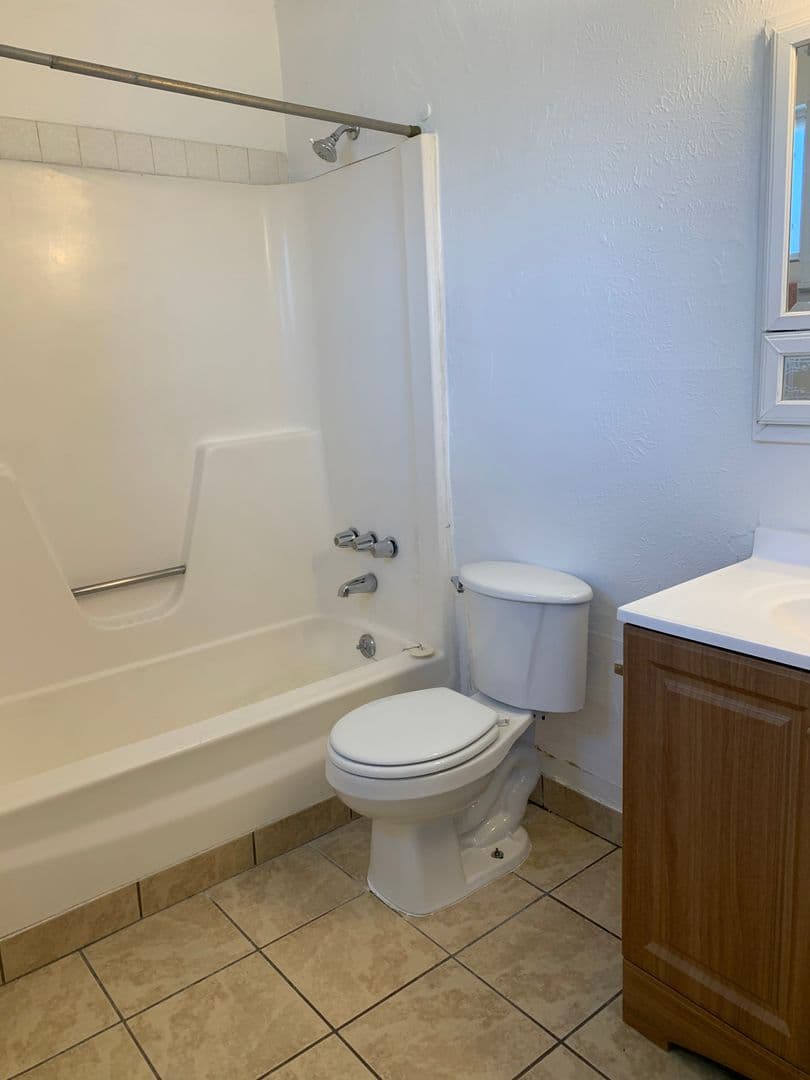 Albuquerque Apartment: 1111 Amherst Dr SE