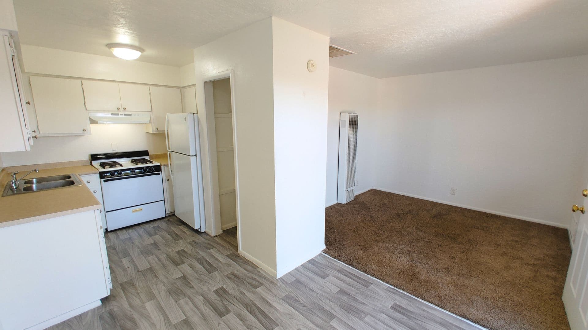 Albuquerque Apartment: 1111 Amherst Dr SE