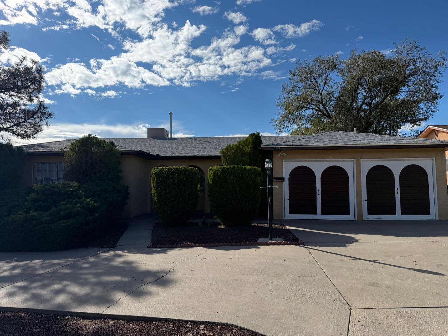 Albuquerque House: 3801 Shenandoah Pl NE