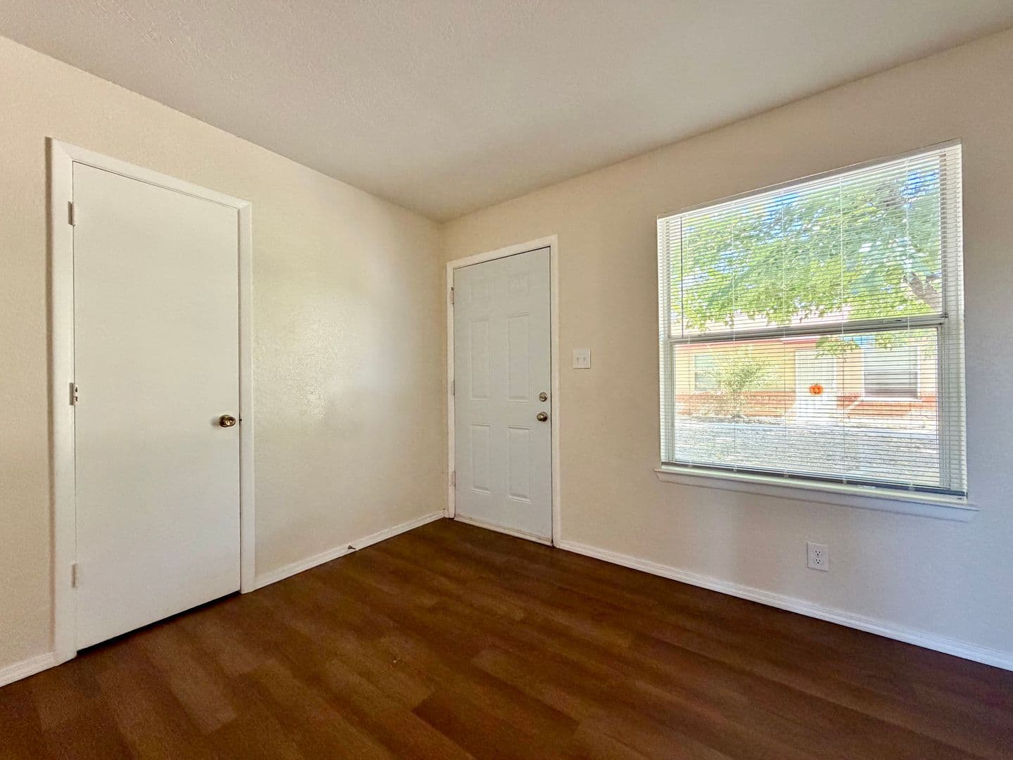 Albuquerque Apartment: 513 Candelaria RD NW