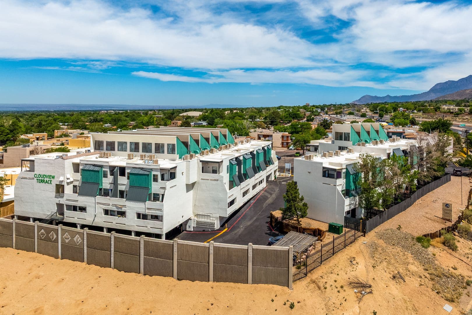 Albuquerque Apartment: 13500 Skyline RD NE