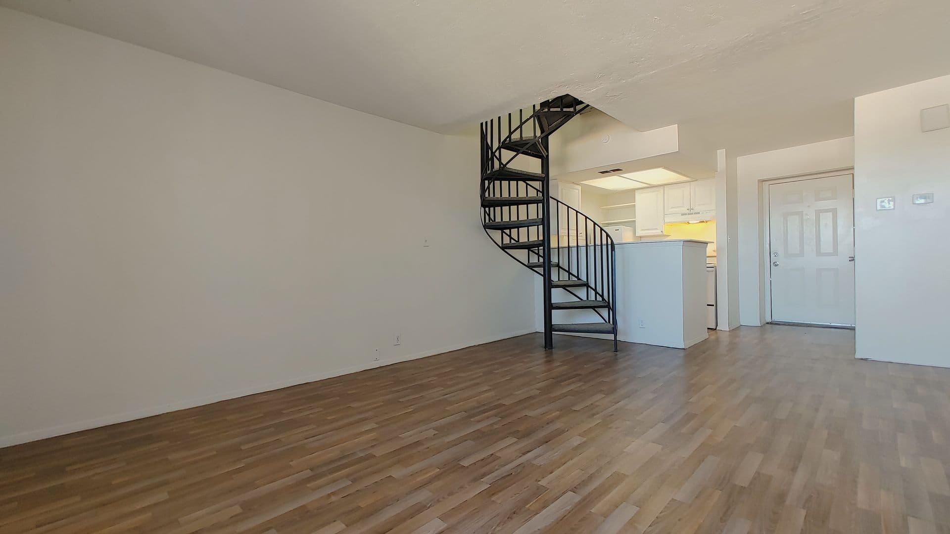 Albuquerque Apartment: 13500 Skyline RD NE