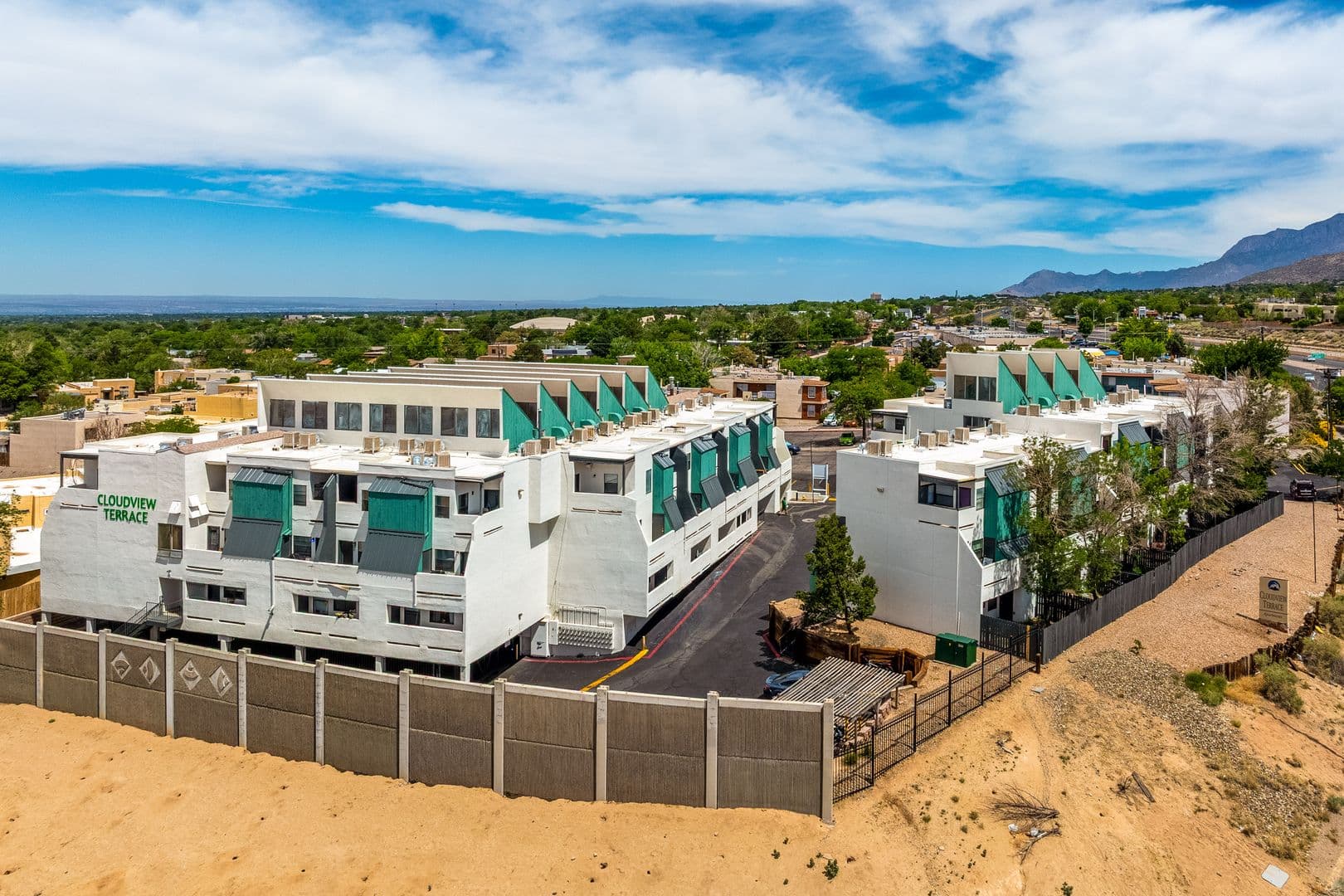 Albuquerque Apartment: 13500 Skyline RD NE