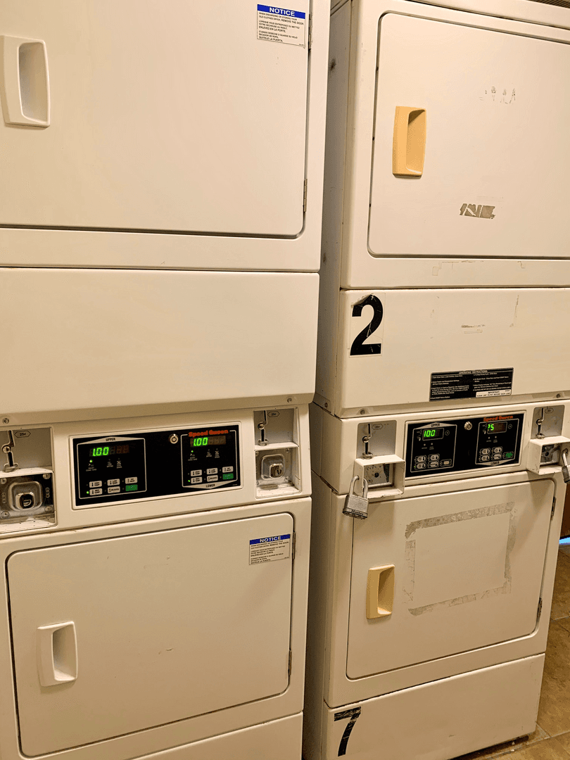 Albuquerque Apartment: 6001 Montano RD NW