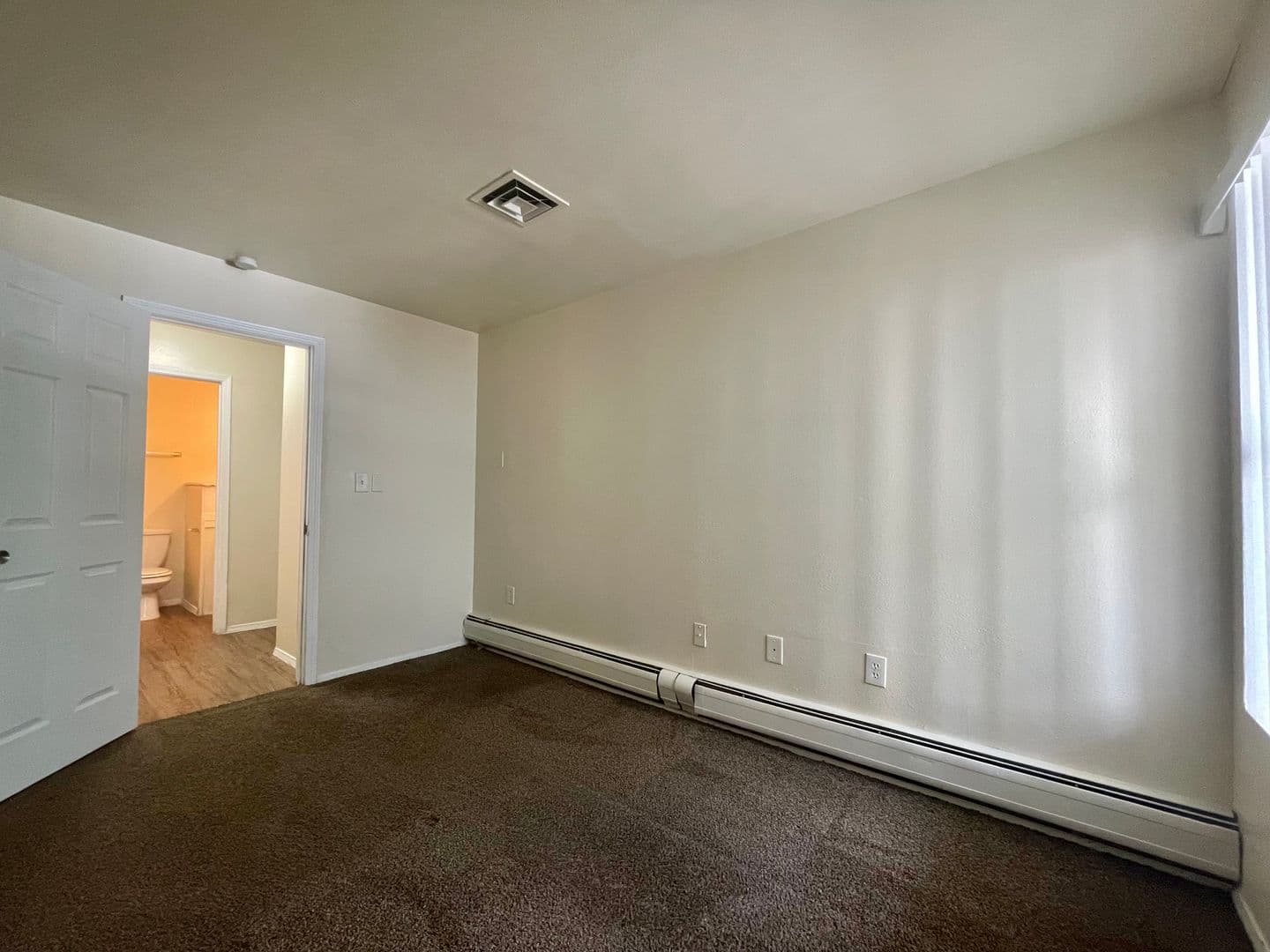Albuquerque Apartment: 13500 Skyline RD NE