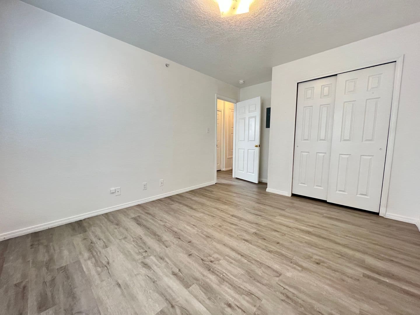 Albuquerque Apartment: 1038 Palomas Dr SE