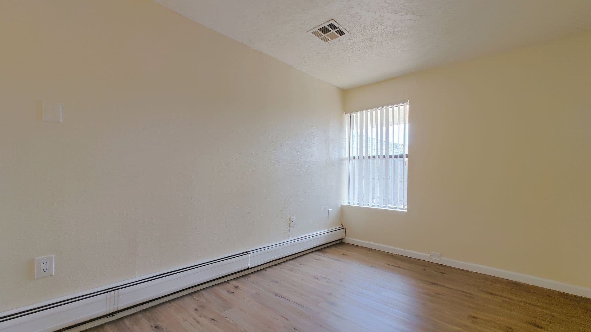 Albuquerque Apartment: 13500 Skyline RD NE