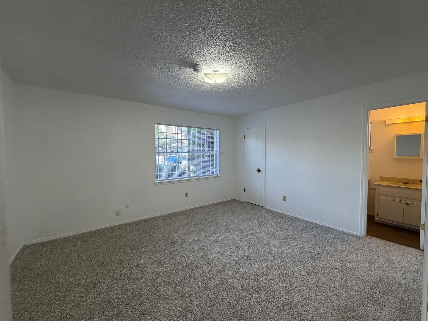 Albuquerque House: 3801 Shenandoah Pl NE