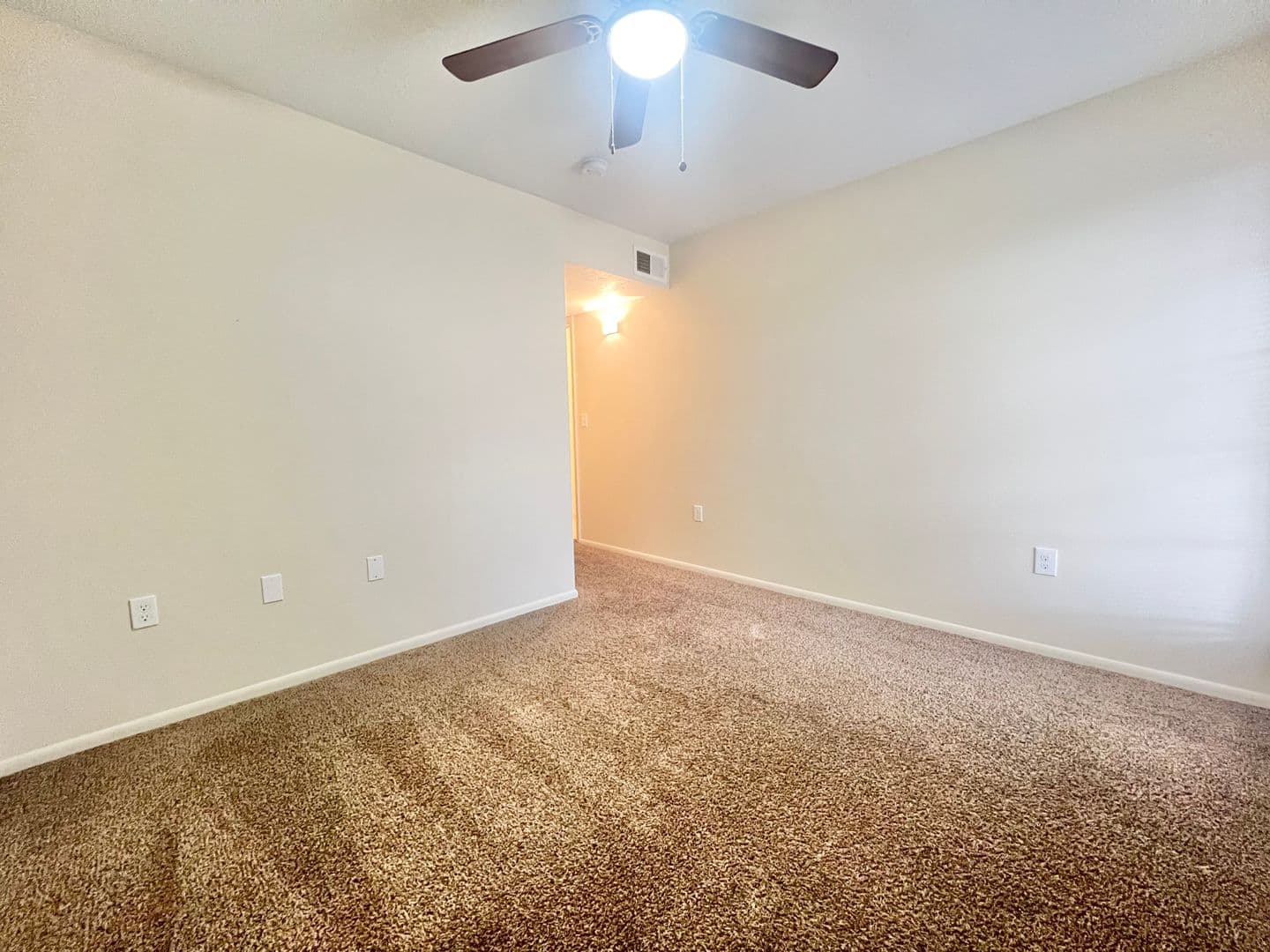 Albuquerque Apartment: 4601 Carlisle Blvd NE