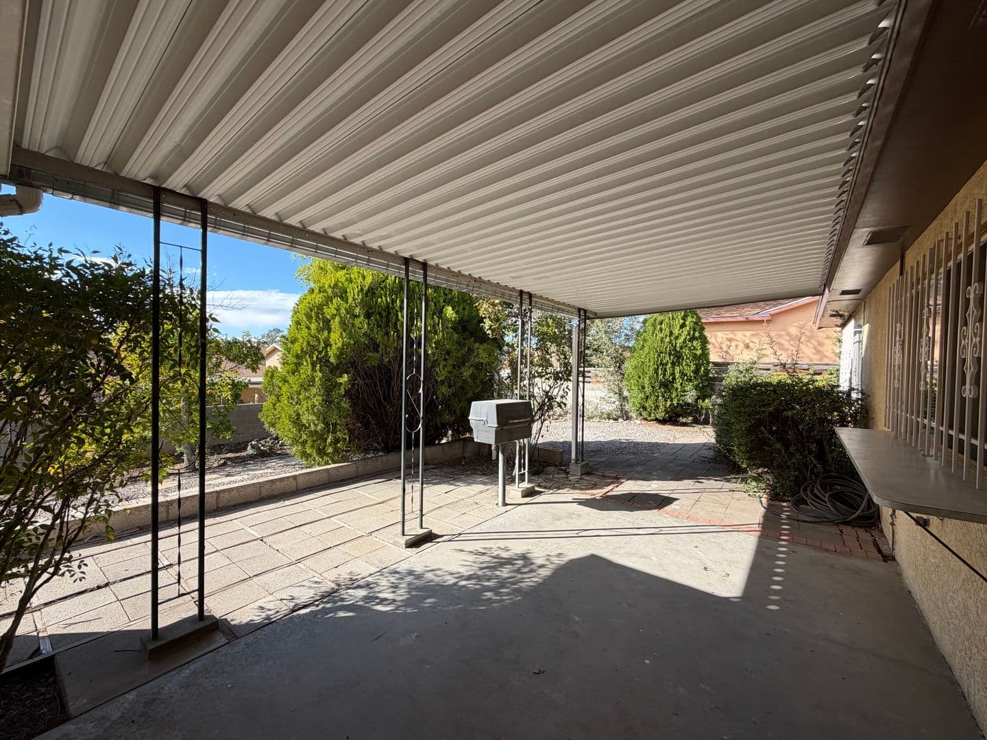 Albuquerque House: 3801 Shenandoah Pl NE