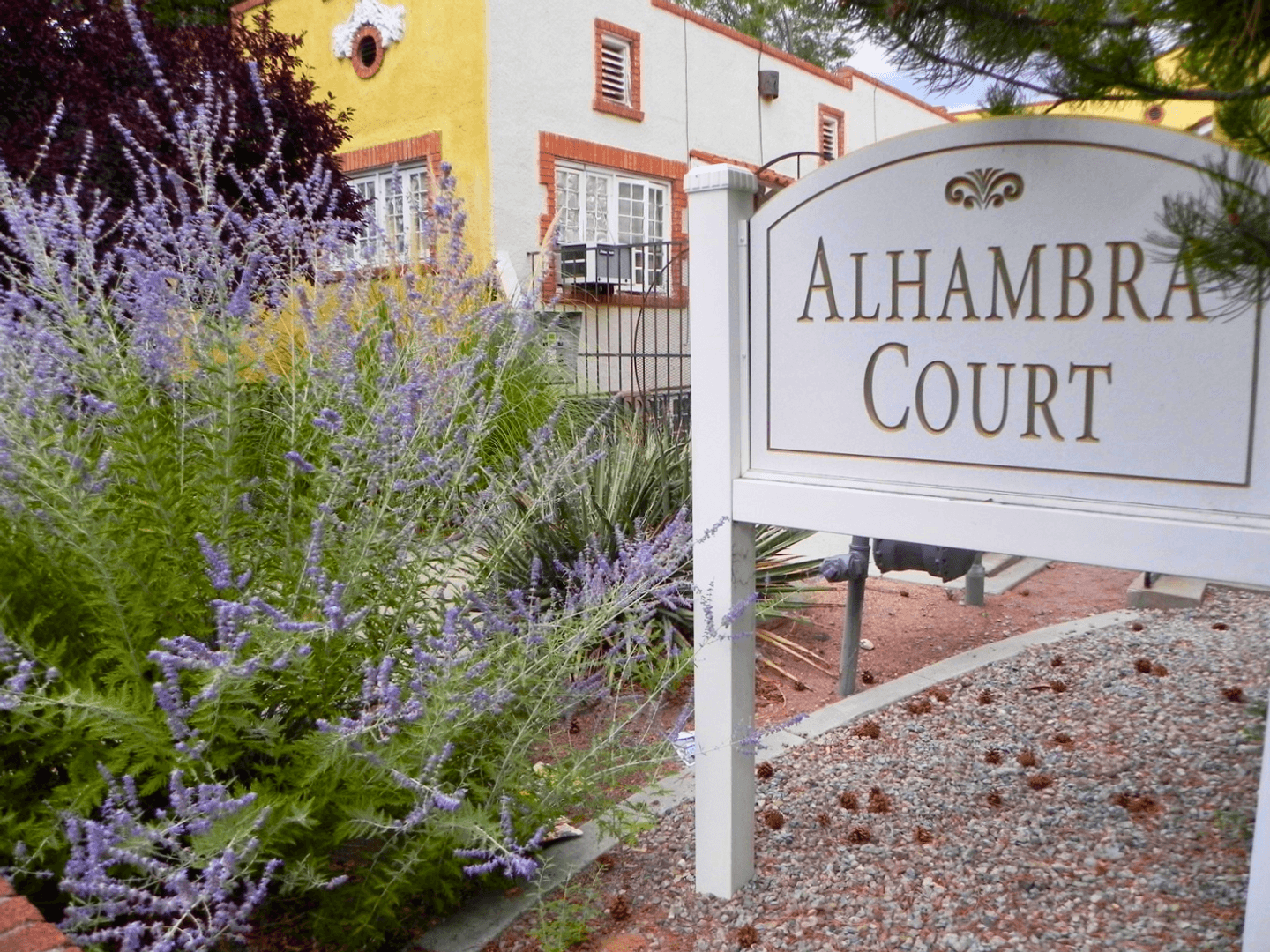 Albuquerque Apartment: 208 High St NE