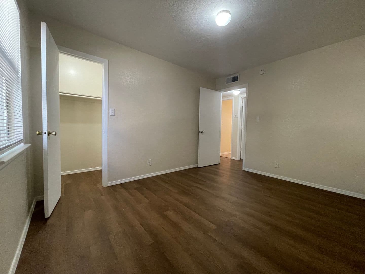 Albuquerque Apartment: 513 Candelaria RD NW